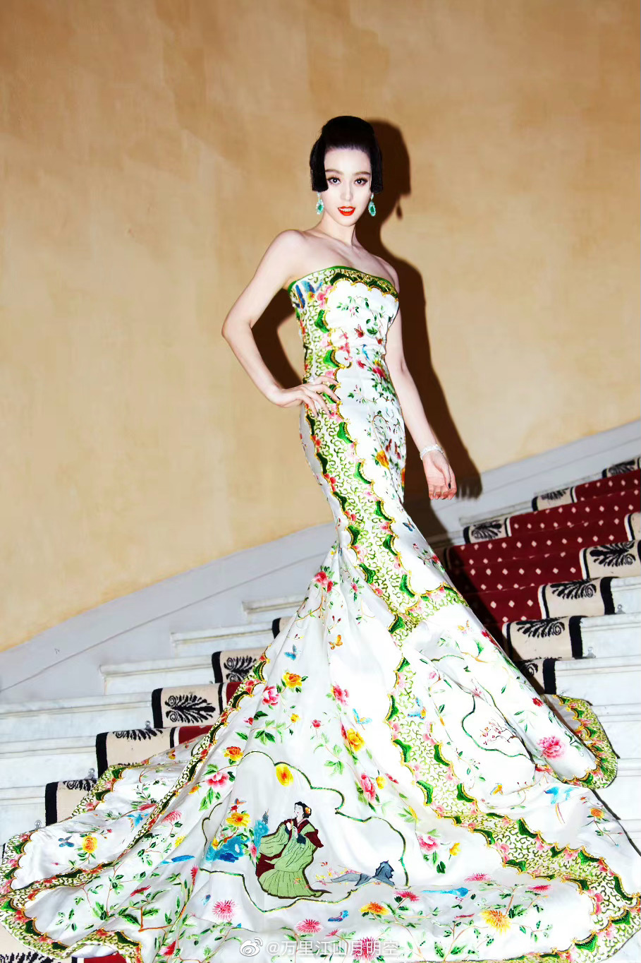 范冰冰多年來都是中國影視圈重要人物之一，早前有網民發現范冰冰出現在西班牙教科書，更被評為「中國最高薪名人」。